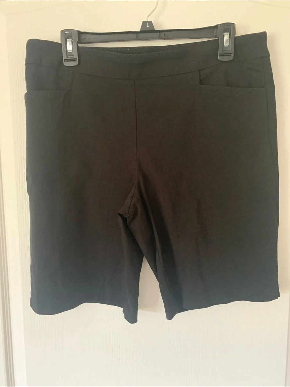 Time and Tru Black Pull-On Stretch Bermuda Shorts